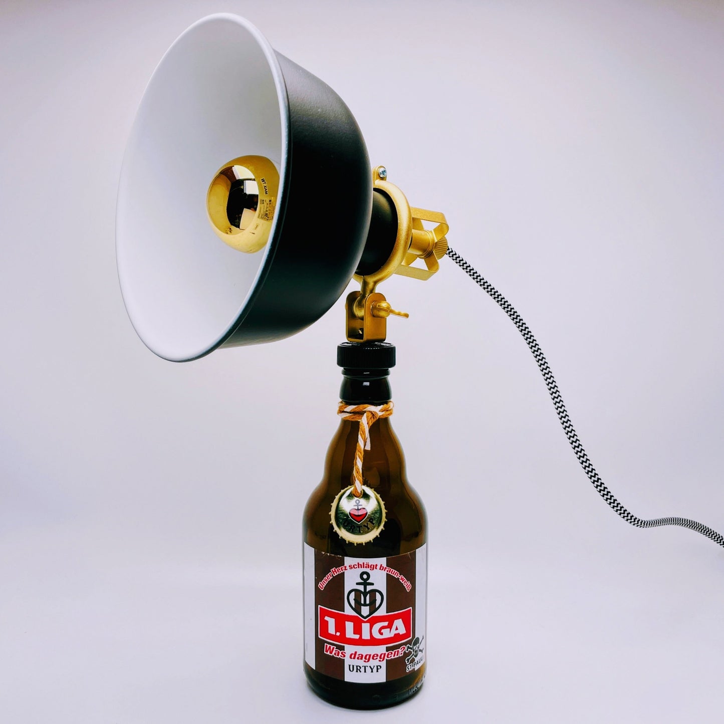 Astra-Lampe "Nordlicht" | Handgemachte Tischlampe aus Bierflasche | Upcycling Deko-Leuchte | Perfektes Geschenk für Bier- und Hamburg-Fans