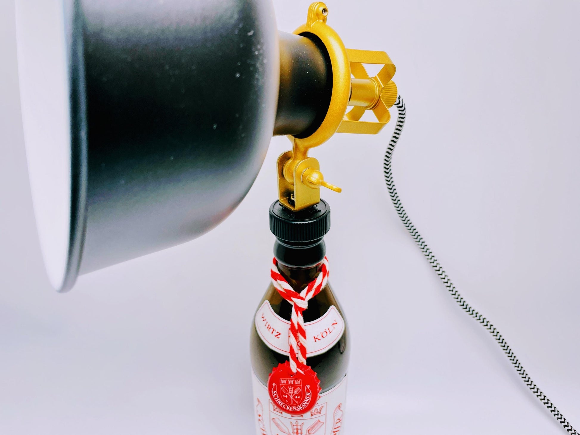 Kölsch-Lampe "Kölsche Funzel" | Handgemachte Tischlampe aus Bierflasche | Upcycling Deko-Leuchte | Perfektes Geschenk für Bier- und Köln-Fan