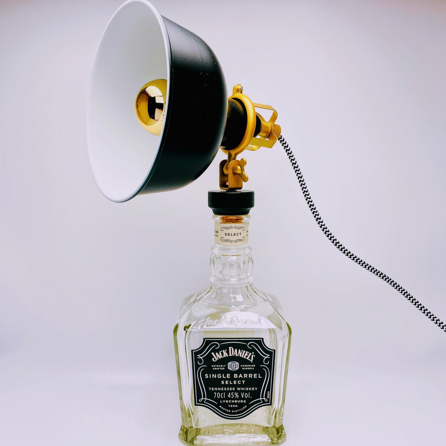 Jack Daniels Whisky Lampe | Handgemachte Upcycling Tischlampe aus Jack Daniels Single Barrel Flasche | Einzigartige Geschenkidee | Deko