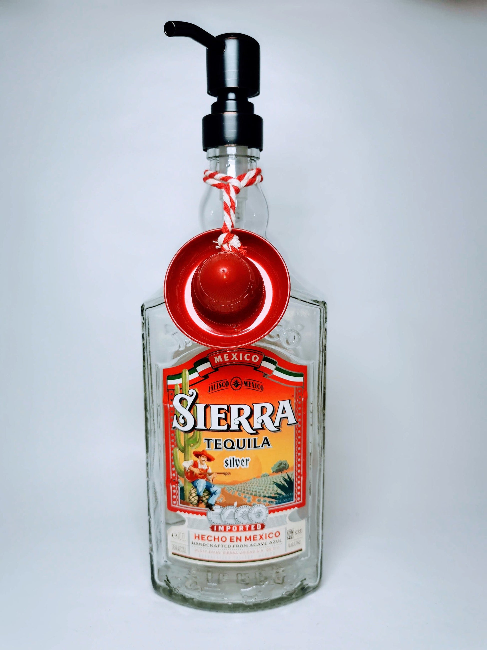 Tequila Bottle Soap - Dispenser for soap, lotion or disinfectant - 700 ml - Gift Upcycling - Sierra Tequila