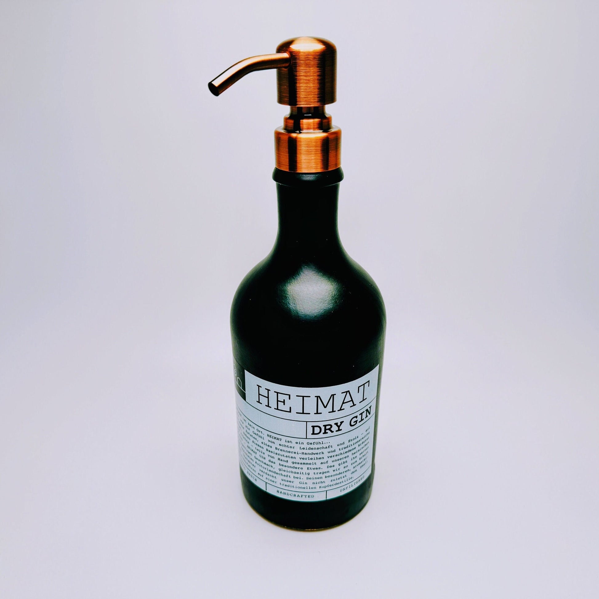 Gin-Seifenspender “Heimat” | Upcycling Pumpspender aus Heimat Gin Flaschen | Nachfüllbar mit Seife, Spüli | Deko Bad Geschenk | 500ml