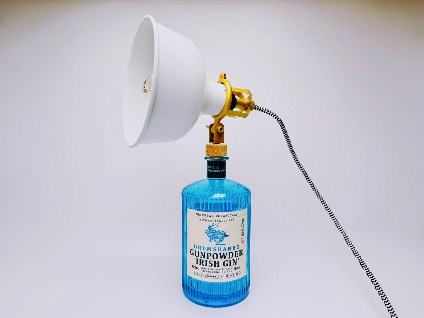 Gunpowder Gin Vintage-Lampe | Handgemachte nachhaltige Tischlampe aus Gunpowder Gin | Einzigartige Geschenkidee | Deko-Licht | Upcycling